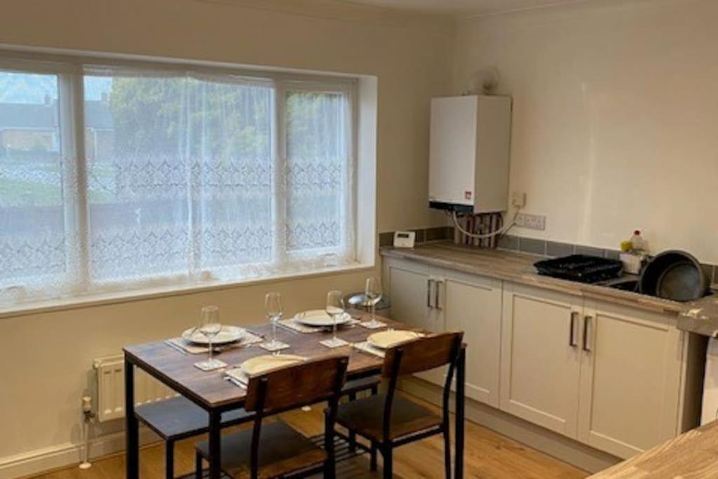 Plum Tree Corner Villa แชเปิลเซนต์เลนเนิร์ดส์ ภายนอก รูปภาพ